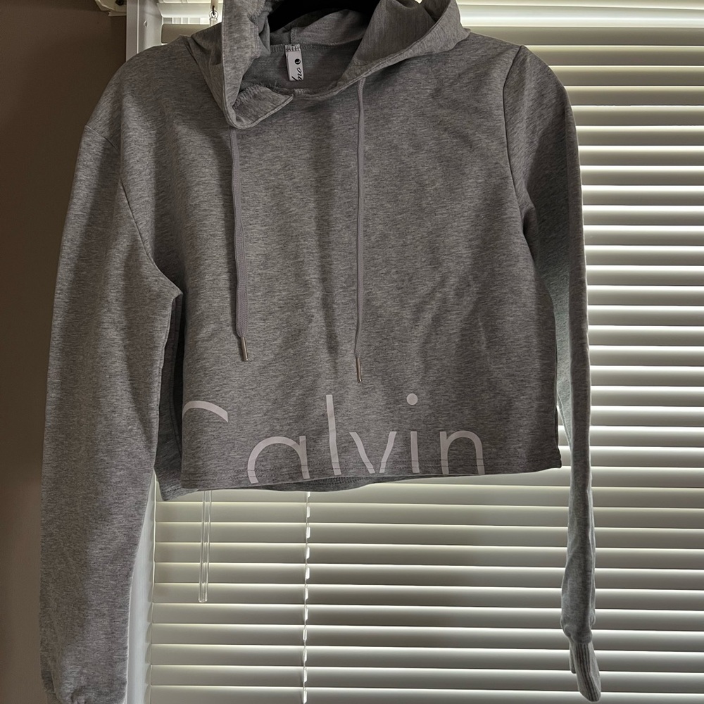 Calvin Crop light weight Sweater in light Gray (modno brand)